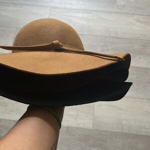 Woman’s Flowy hats